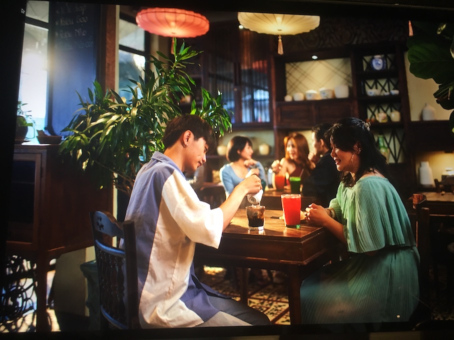 filming Vietnamese talents dining at restaurant